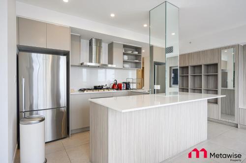 MetaWise Sydney CBD Haymarket Luxe 2Bed Penthouse Aqua - image 9