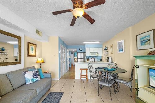 Royal Palms 603