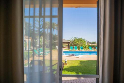 Apartamentos Monte dos Avos, Albufeira by AlgarveBlossom in Guia