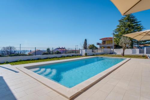 Villa GRACE with large pool 40m2 near beautiful beaches of Istria