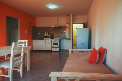 One-Bedroom Apartment image 2