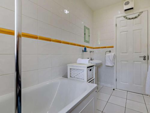 2 Bed in Perranporth WHHOU