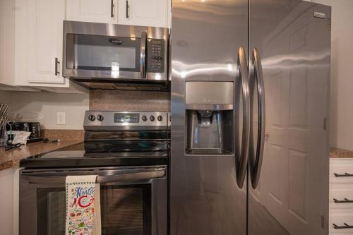 Spacious 2 BR 2 BA in University City Charlotte in Charlotte, USA