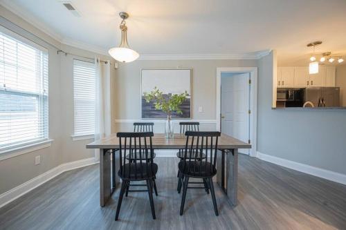Spacious 2 BR 2 BA in University City Charlotte in Charlotte, USA