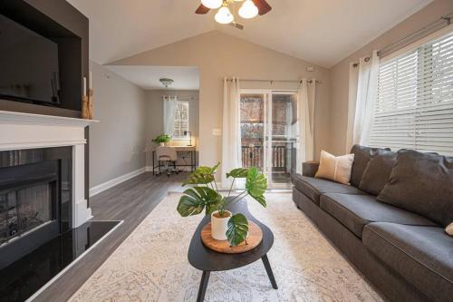 Spacious 2 BR 2 BA in University City Charlotte in Charlotte, USA