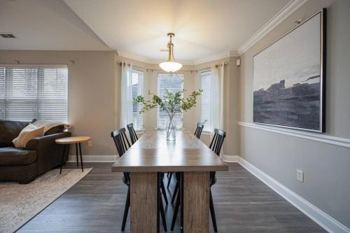 Spacious 2 BR 2 BA in University City Charlotte in Charlotte, USA