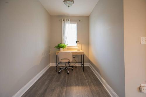 Spacious 2 BR 2 BA in University City Charlotte in Charlotte, USA