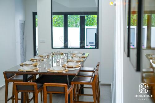 A8010 Villa Kuantan by Iconique BBQ or Pool A8010 Villa Kuantan by Iconique BBQ or Pool