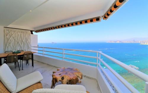 Magnificent and Luxury apartment at 22 floor and on the first line at Levante Beach beach