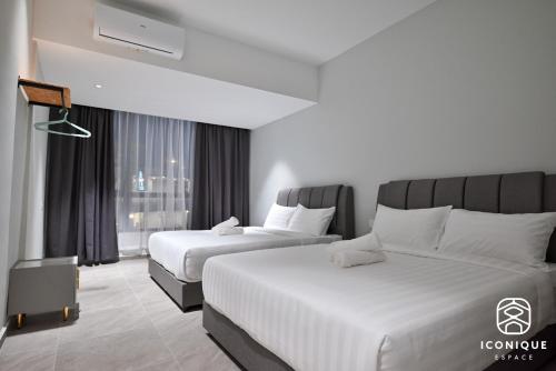 A8010 Villa Kuantan by Iconique BBQ or Pool A8010 Villa Kuantan by Iconique BBQ or Pool