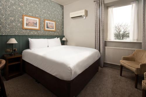 Regent Hotel By The Lake - image 4