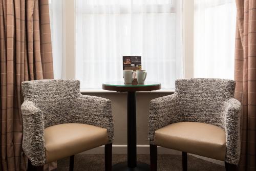 Regent Hotel By The Lake - image 2