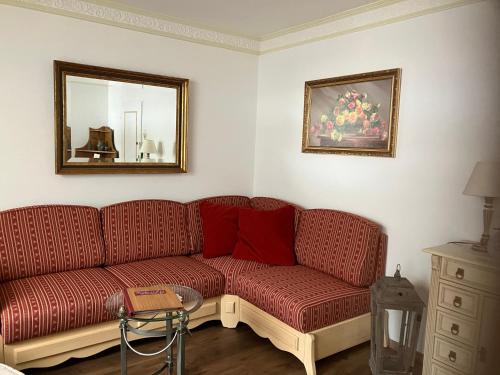 Apartment with Mountain View image 3