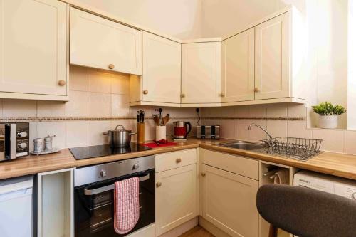 Luxury Apartment - 18 Lansdown Crescent - image 6