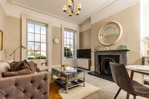 Luxury Apartment - 18 Lansdown Crescent