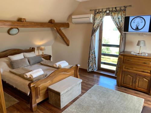 B&B Lipinki Łużyckie - Kamień i Sowa - Bed and Breakfast Lipinki Łużyckie