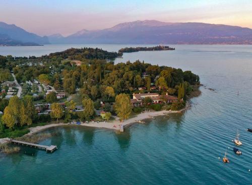 Fornella Camping & Wellness family resort - Hotel - San Felice del Benaco