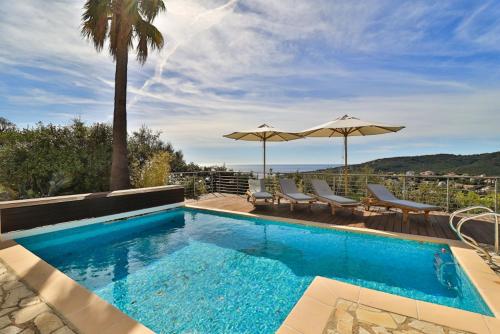 Ferienhaus Petites Maures, Meerblick und eigener Pool