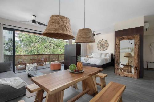 20 Guests Villa 5 min Beach+Rooftop Pool Jacuzzi Spa in Tulum, Mexico