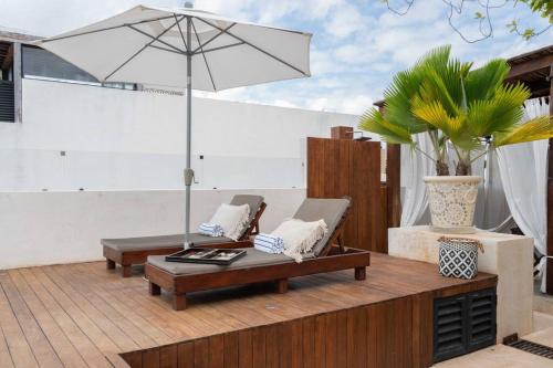 20 Guests Villa 5 min Beach+Rooftop Pool Jacuzzi Spa in Tulum, Mexico
