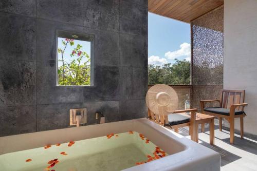 20 Guests Villa 5 min Beach+Rooftop Pool Jacuzzi Spa in Tulum, Mexico