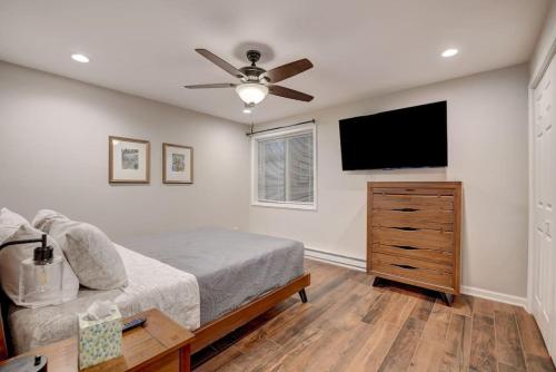 Dells Lakefront Escape - Couples or Families in Wisconsin Dells, USA