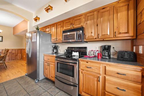 Ole Smoky Retreat - image 11
