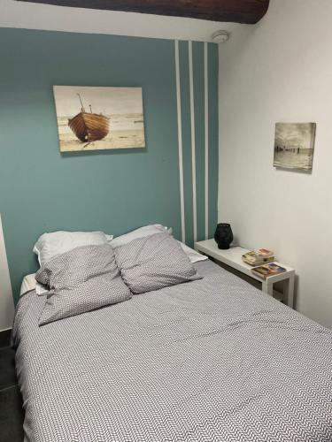 Studio 20 m2 meublé à 50 m de la Gare - Location saisonnière - Sète