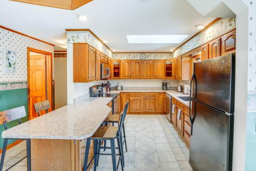 Bennington Home with Deck about 5 Mi to Bald Mountain! in Bennington, USA