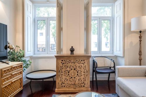 Akicity Saldanha White, Lisbon (photo 2)