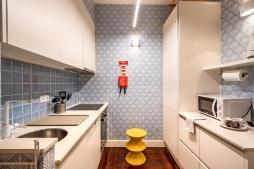 Akicity Saldanha White - main image