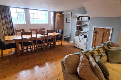 Holiday Cottage in Snowdonia (Sleeps 10)