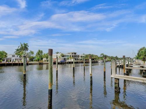 Beach Isles Modern 1BR in Fort Lauderdale with Patio