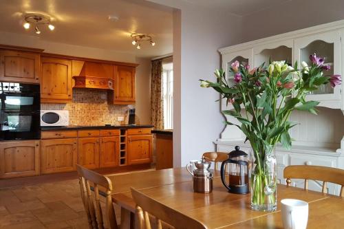 Holiday Cottage in Snowdonia (Sleeps 10)