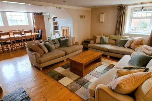 Holiday Cottage in Snowdonia (Sleeps 10)