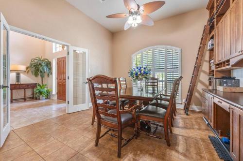 Absolutely gorgeous! 1/2+ acre corner lot w/ trees in San Antonio, USA