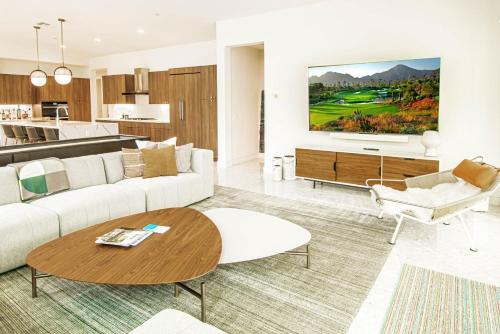 Indian Wells Luxury w Private Pool & Shuffleboard in Indian Wells