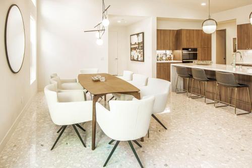 Indian Wells Luxury w Private Pool & Shuffleboard in Indian Wells