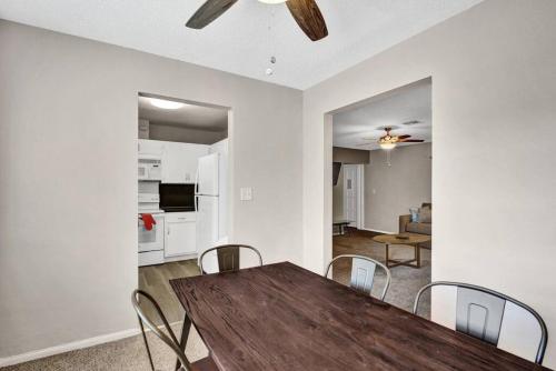 The Oceans Spacious 3BR Apartment in Victoria Park with Pool thumb 3