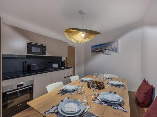 Appartement moderne proche des pistes avec parking à Courchevel - FR-1-563-140 (Appartement moderne proche des pistes avec parking a Courchevel - FR-1-563-140) in Courchevel