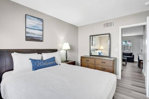Poinciana Getaway 1BR Apartment Near FLL Airport in Fort Lauderdale, USA