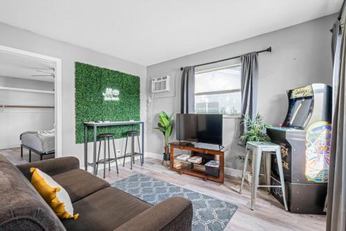 One-Bedroom House image 4
