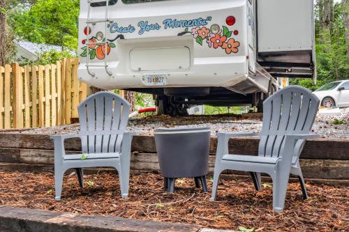 Tow-tally peachy Atlanta themed Tiny House in Tucker, USA
