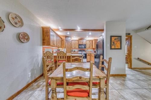 3-Story Condo with Hot Tub Ski and Hike Nearby! - image 14