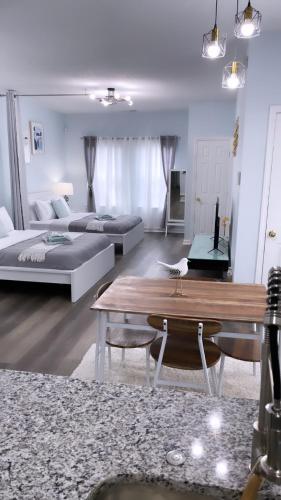 The Deluxe Executive Suite - 15 min from The Airport, 10 min from Six Flags in Atlanta, USA