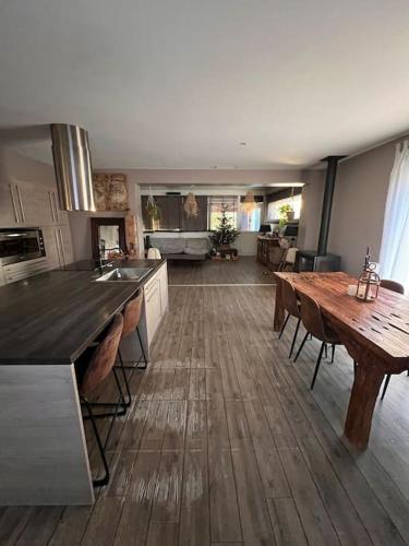 Villa familiale avec grand espace extérieur gîte à louer Ponteilla