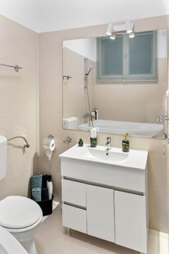 Bucharest Ultracentral Apartments - image 4