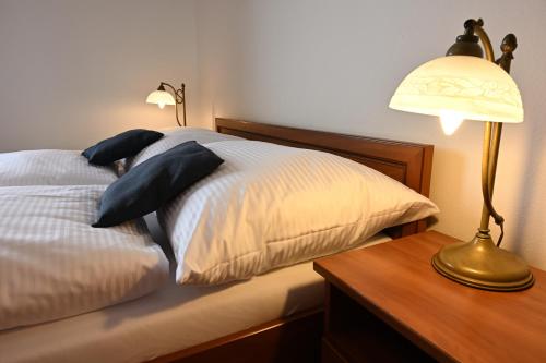 1 queen bed, 1 twin bed, 1 sofa bed