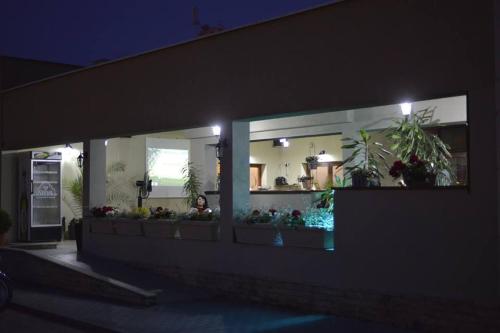 Motel Select - image 12
