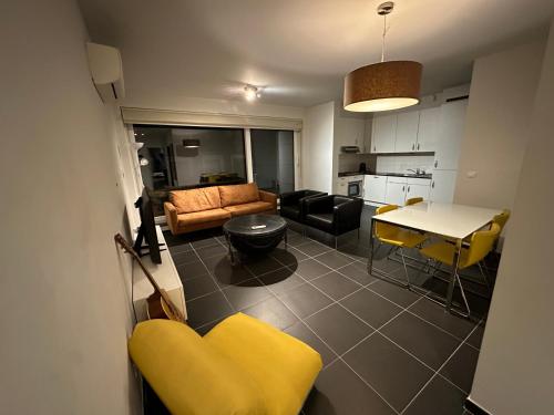 Apartment with Balcony in Brussels Center, Bruselas (foto 7)
